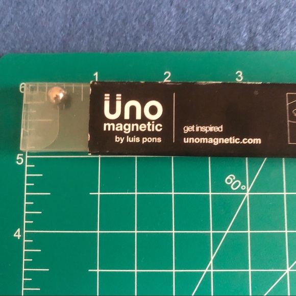 NWT Uno Magnetic Jewelry by Luis Pons: braves chain and magnet - Picture 2 of 5